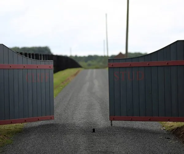 Entrance Cliff Stud